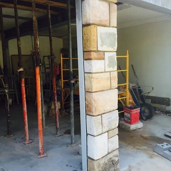Temporary structural supports in heritage stone building